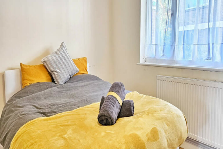 leytonstone_1000157431-01