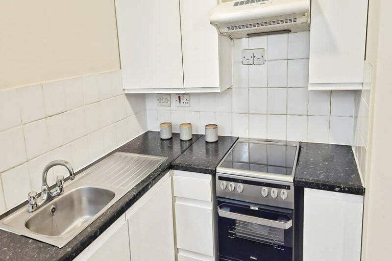 romford_1000169652-01