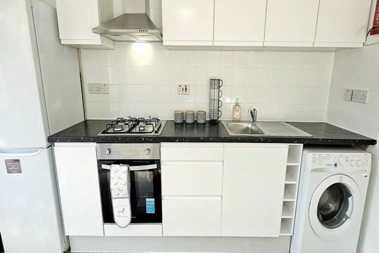 stratford_1000167280-01