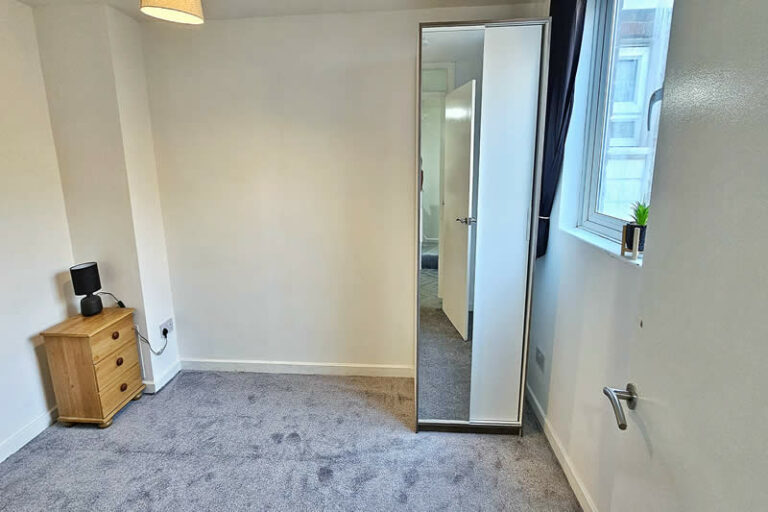 stratford_1000167287-01