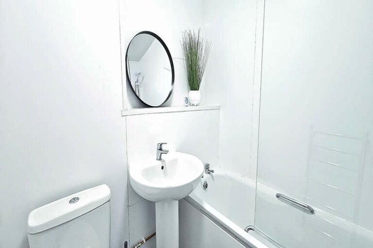 stratford_1000167299-01