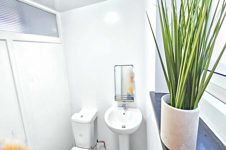 stratford_1000167306-01