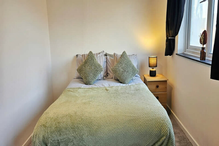 stratford_1000167324-01